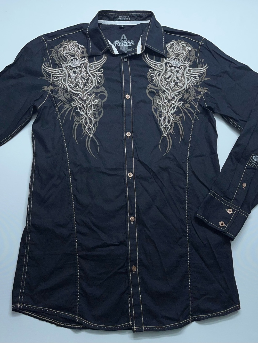 Roar Strength Refined Embroidered Button Down Shirt Mens Small Black Colossal